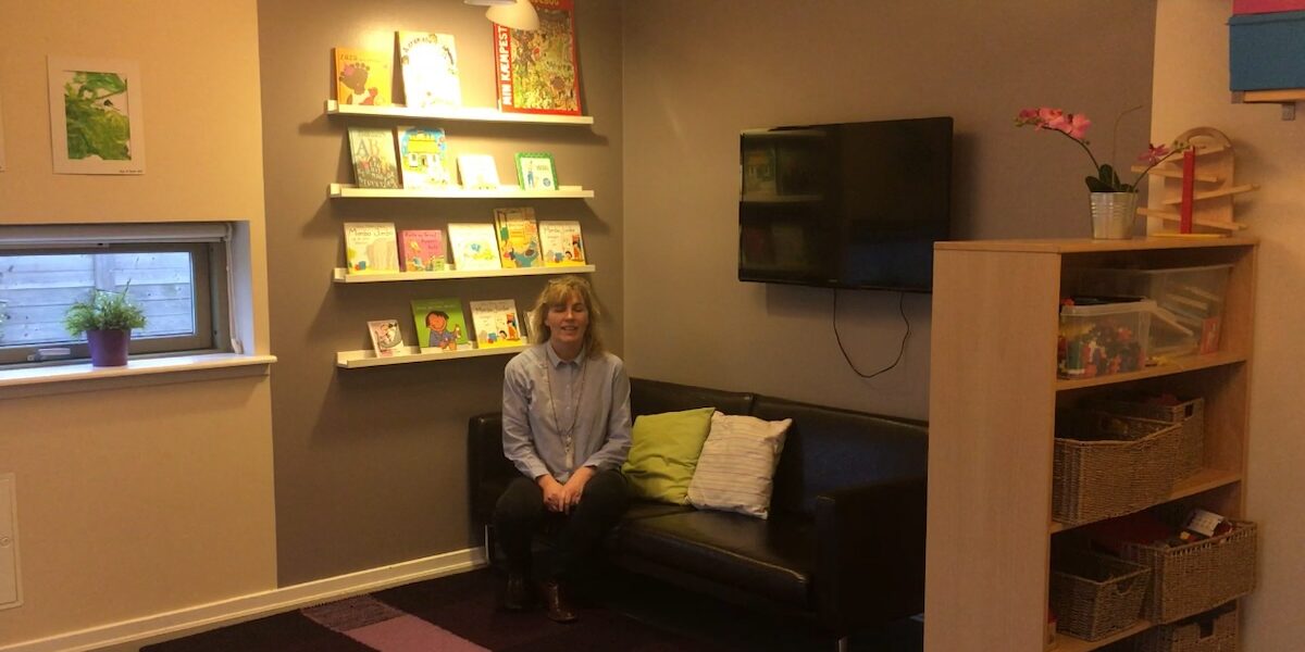 Farver og belysning har betydning for arbejdsmiljøet i vores institutioner Samspillet mellem farver og lyssætning har stor betydning for trivselen