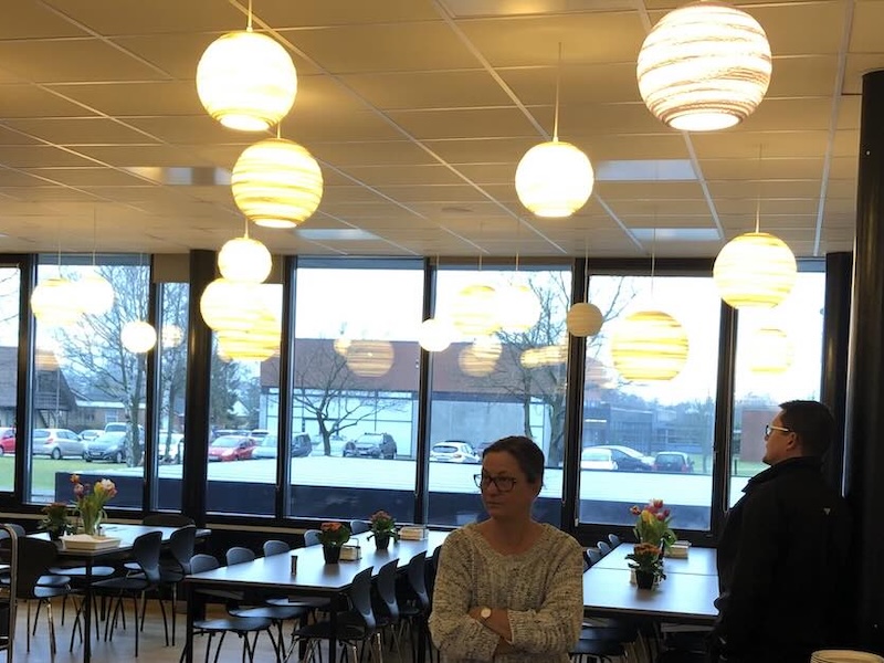 Grenaa Gymnasium Kostafdeling – hjemlig belysning Kostskolens ønsket var at skabe hjemlig belysning, der kunne tilføre varme, ro og en følelse af nærvær.